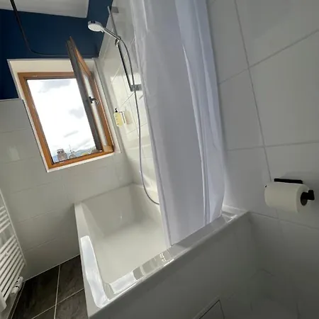 Wanderlust East73 ترير