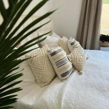 Wanderlust East73 بيت للعطل *