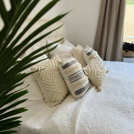 Wanderlust East73 بيت للعطل